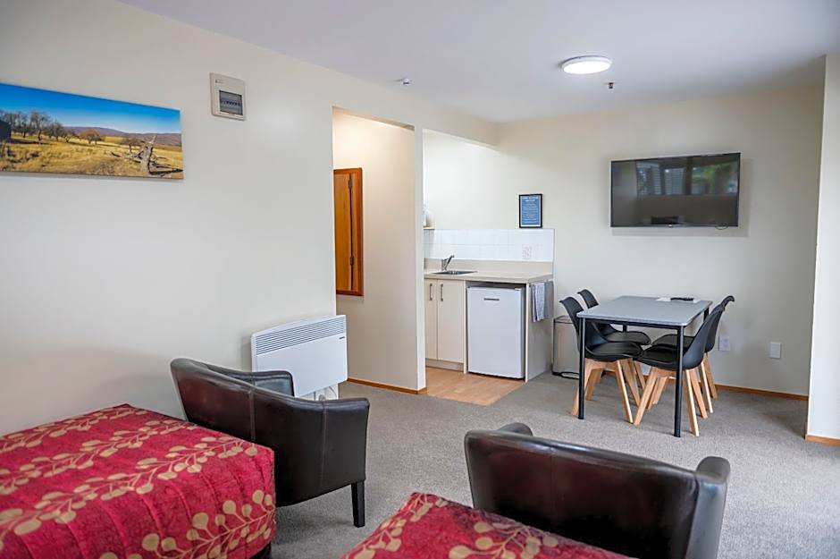 ASURE Aspiring Court Motel