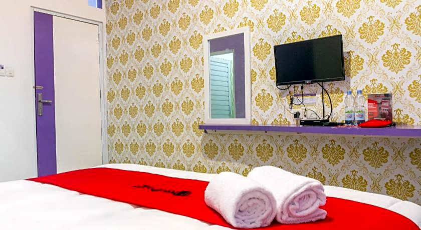 RedDoorz Plus @ Tuparev Cirebon 2.