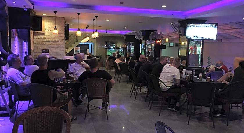 Zip Lounge & Apartments