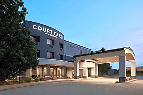 Courtyard by Marriott Hamilton