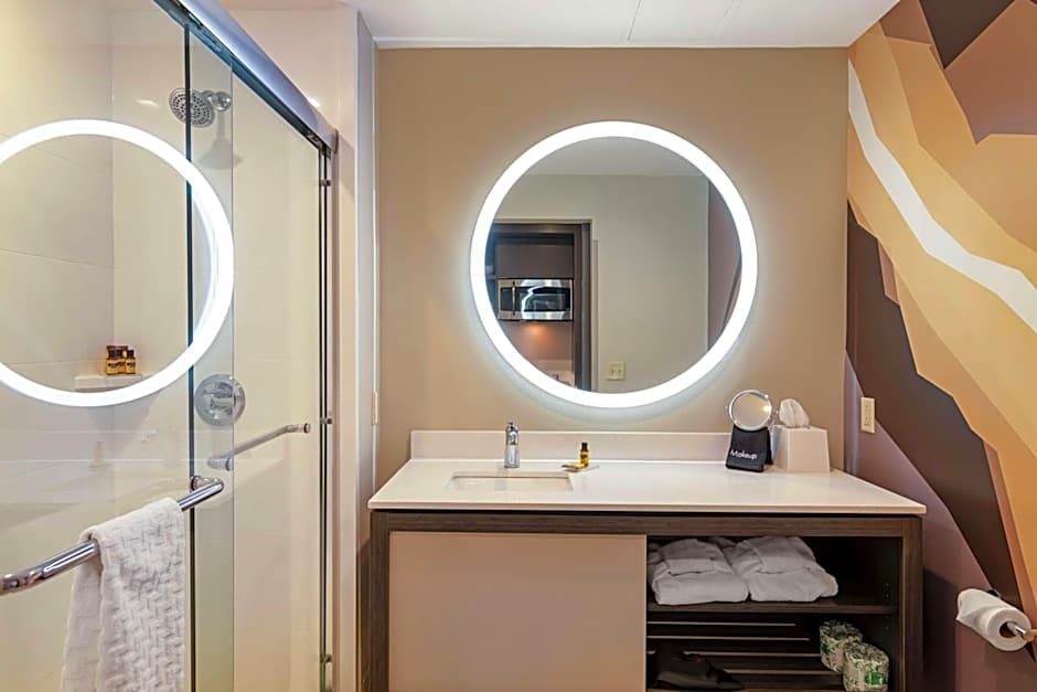 Best Western Plus Executive Residency Rigby's Water World Hotel