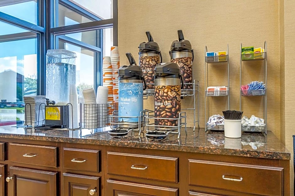 Comfort Suites Savannah Gateway I-95