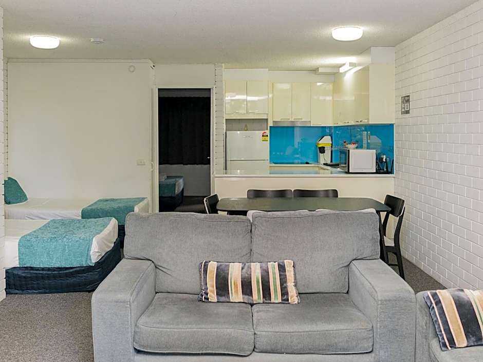 Trickett Gardens Holiday Inn