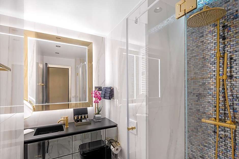 Posh Residence Luxury Suites