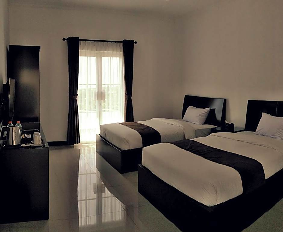 Photo 1 of 7 of 1 Double Bed or 2 Beds, Mountain View