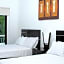 Hotel Holly