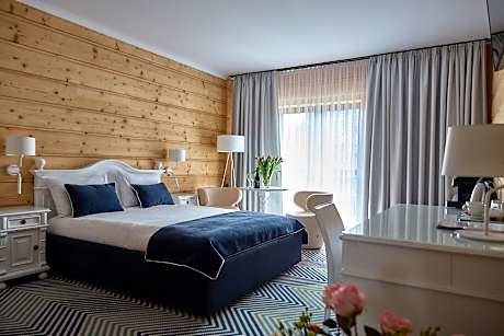 Double Room with Mountain View