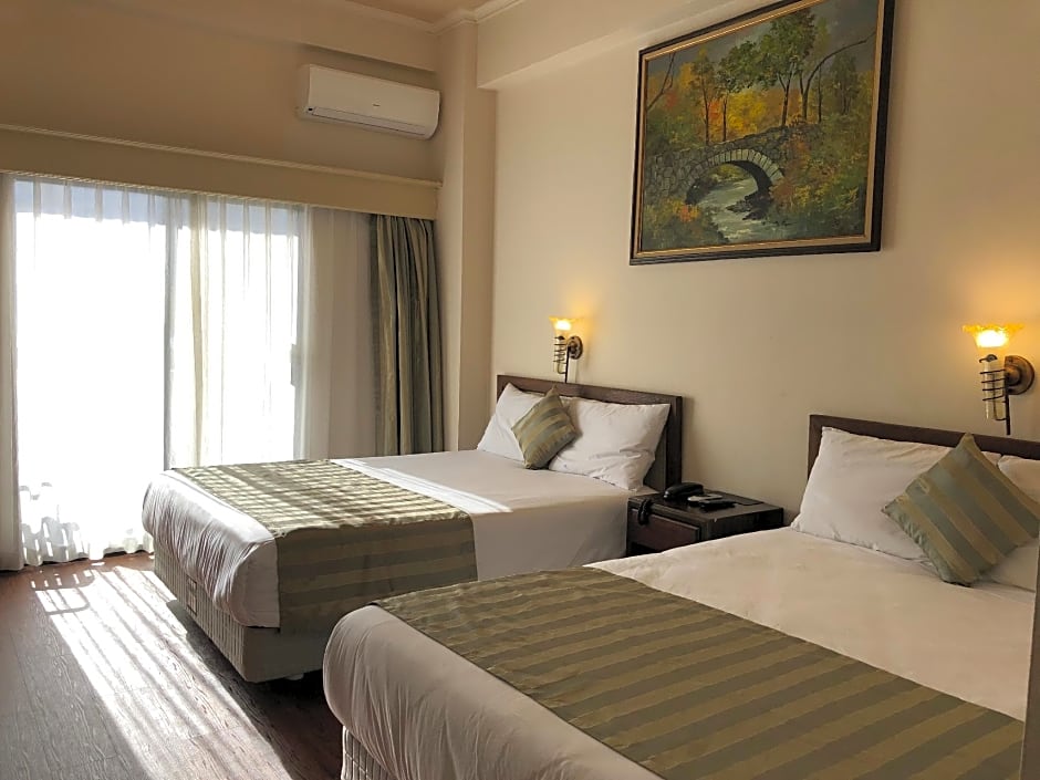 Holiday Saipan Hotel