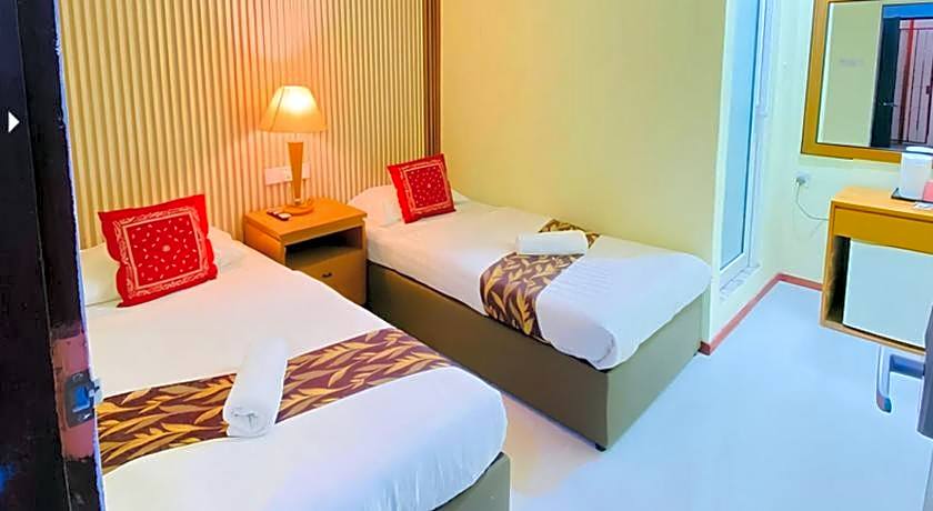 Grand Line Hotel