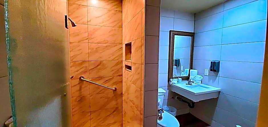 Le Blanc Inn & Suites