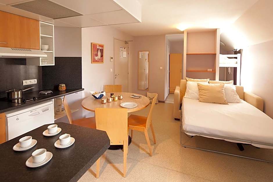 Villa Mariale by Popinns