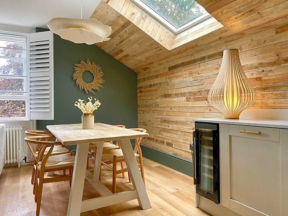 Railway House York by Chateau Anna