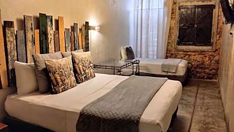 Triple - 1 Queen 1 Single