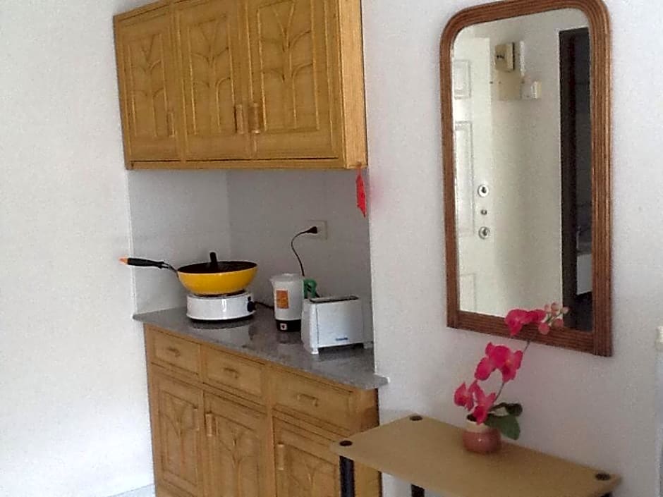 B&B View Talay 1B by Franco Jontiem