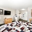 Guest House Inn & Suites