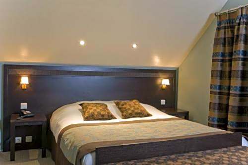 Photo 1 of 6 of Double Room
