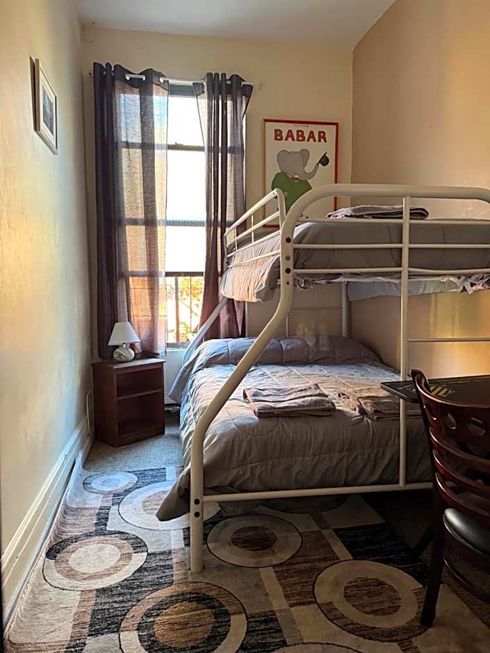 Macaw Guest House