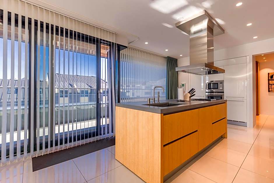 Black Pearl Apartment Hotel