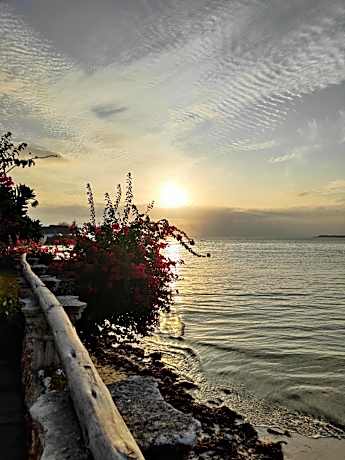 Malcom Ocean View Retreat