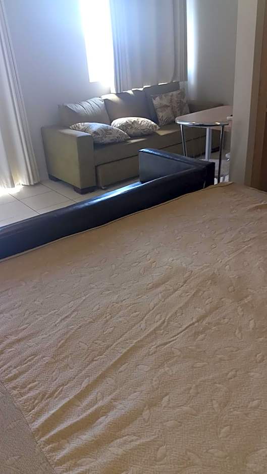 Golden dolphin Express 5pessoas mais 1 criança até 5 anos com toalhas e roupas de cama,lençóis, travesseiros e fronhas e 3 parques aquáticos termais limpeza impostos e taxas já incluso