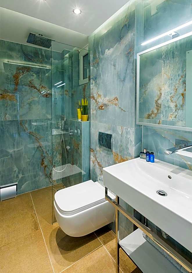 SUN RESIDENCE Exclusive Seaside Suites