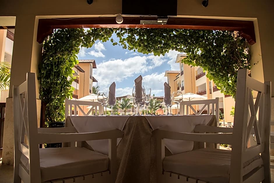 Los Flamencos Aparthotel Beach Club