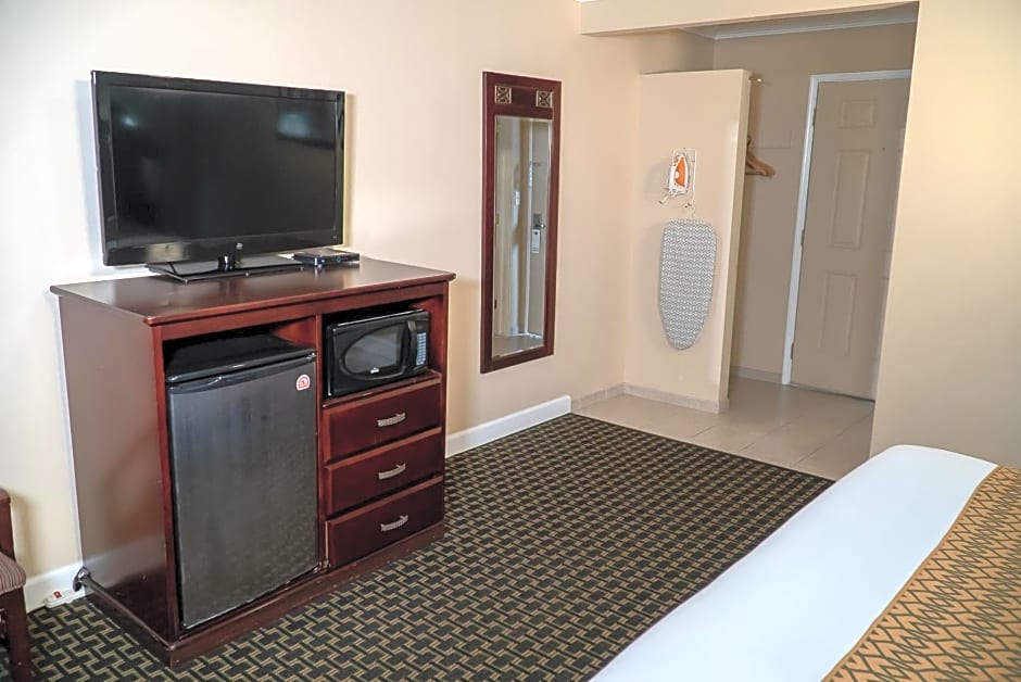 Sea Breeze Inn - San Simeon