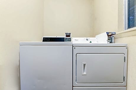 King Room - Disability Access/Smoking