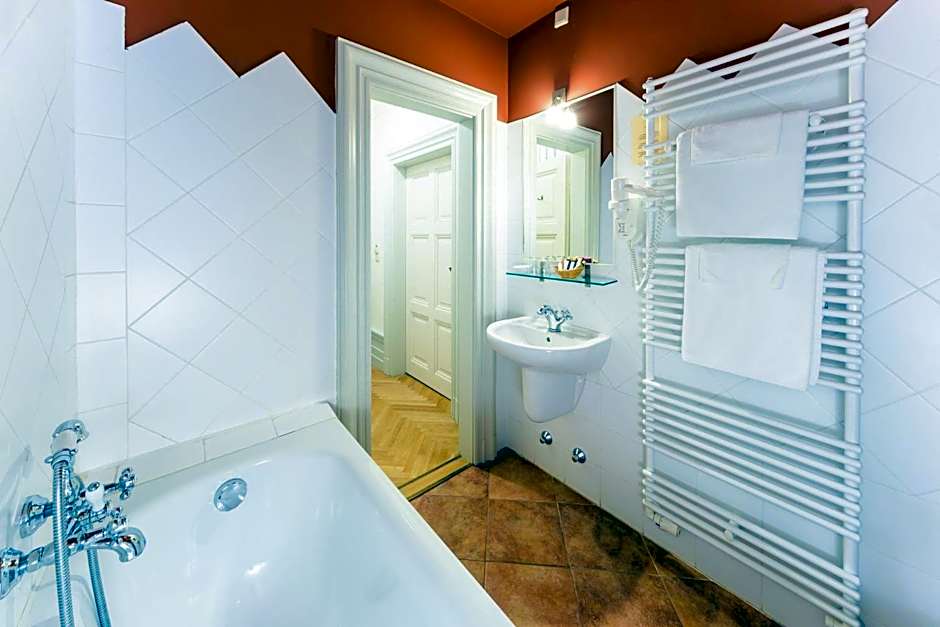 Károlyi Kastély Hotel & Restaurant