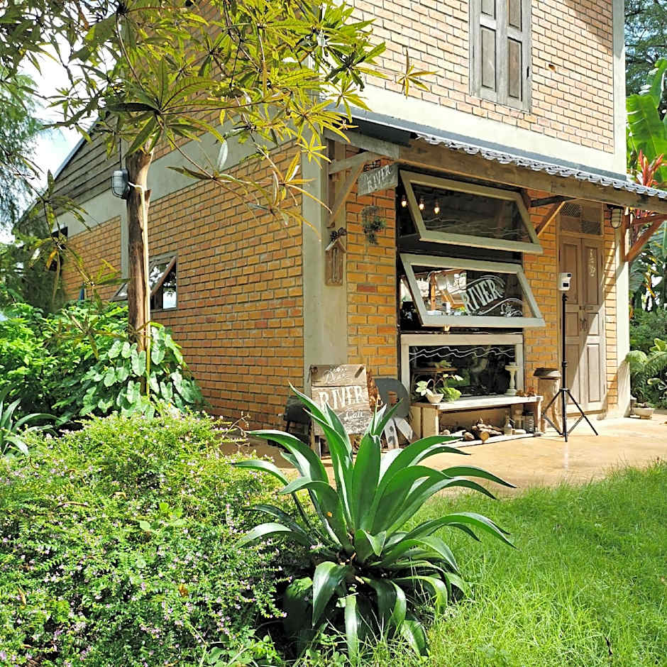The River Runs Chiang Klang