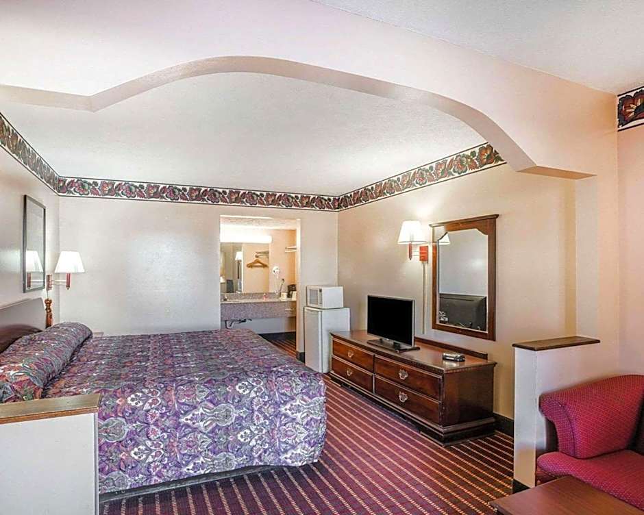 Econo Lodge McDonough