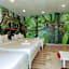Ken's Backpackers Hotel