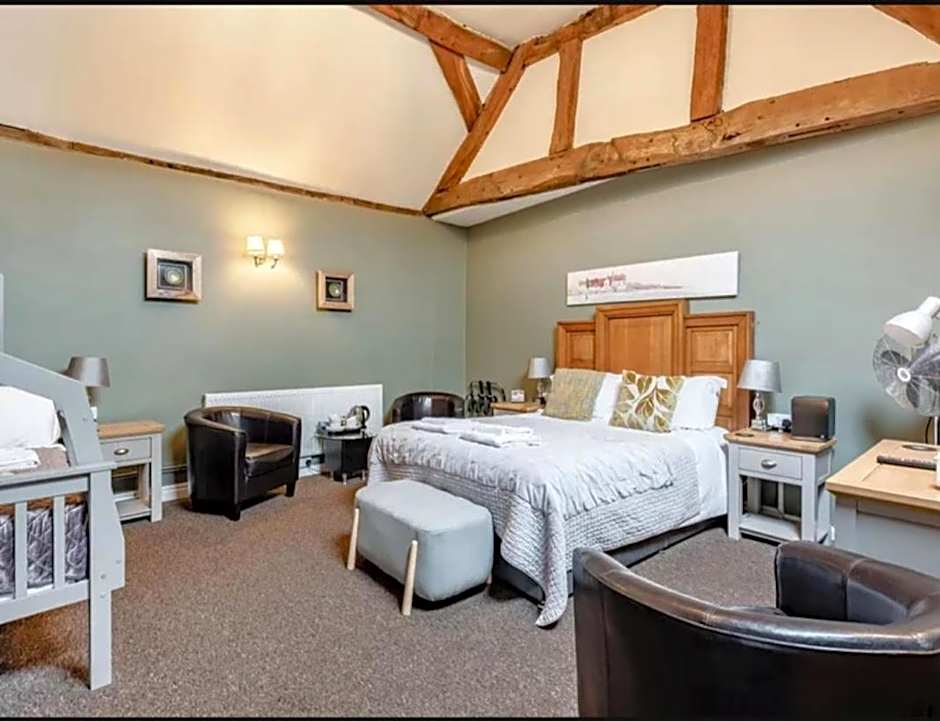 Curly Tail Accommodation