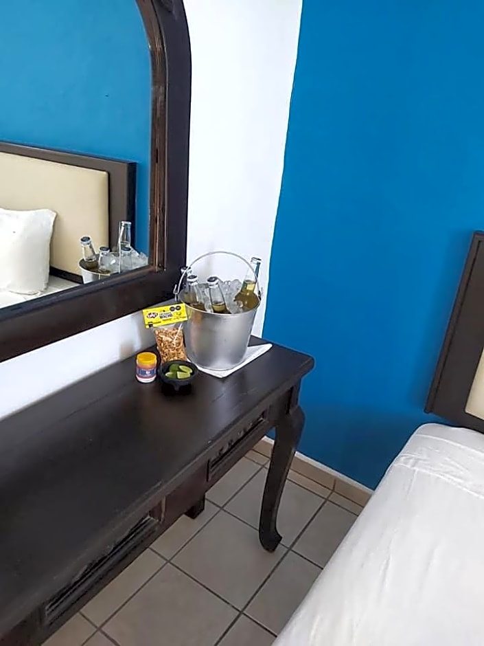 HOTEL BLUE