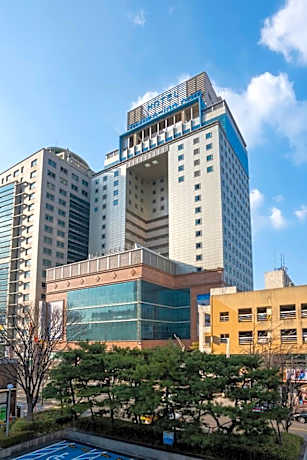 Toyoko Inn Daejeon Government Complex in front