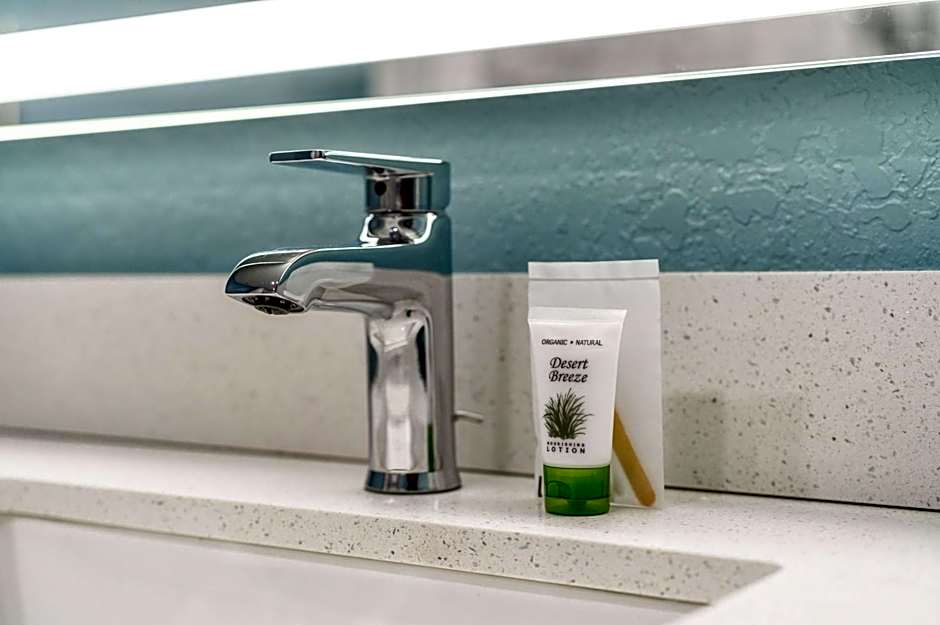 La Quinta Inn & Suites by Wyndham Cocoa Beach Oceanfront