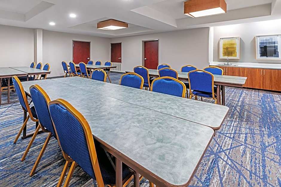 Holiday Inn Express Hotel & Suites Henderson - Traffic Star By IHG
