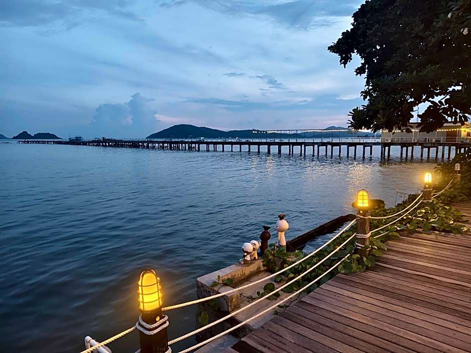 Baan Sattahip by the sea