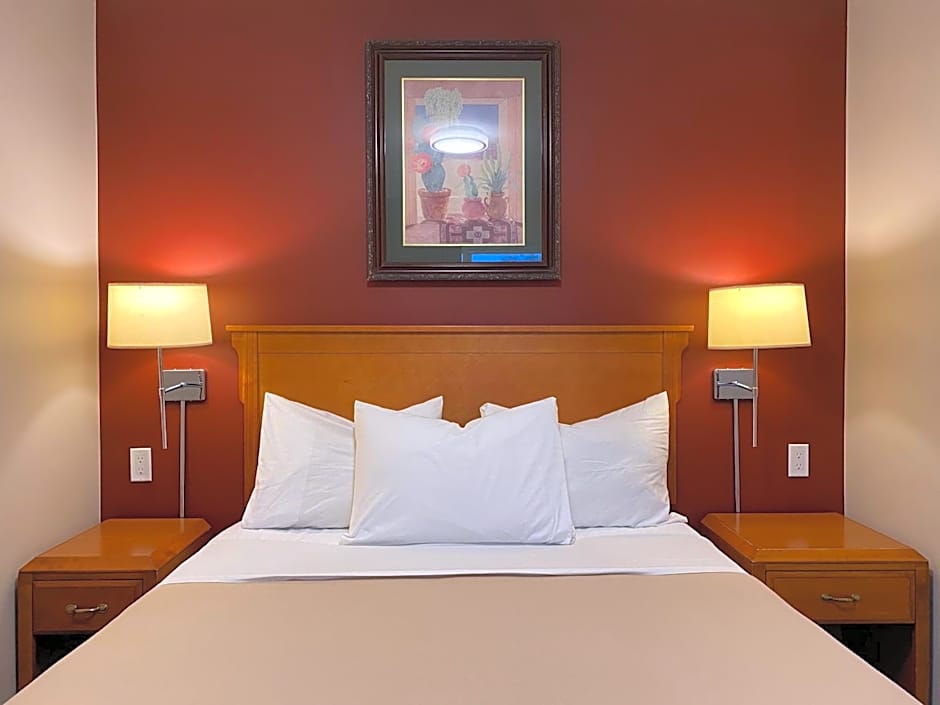 Sahara Courtyard Inn & Suites Osoyoos