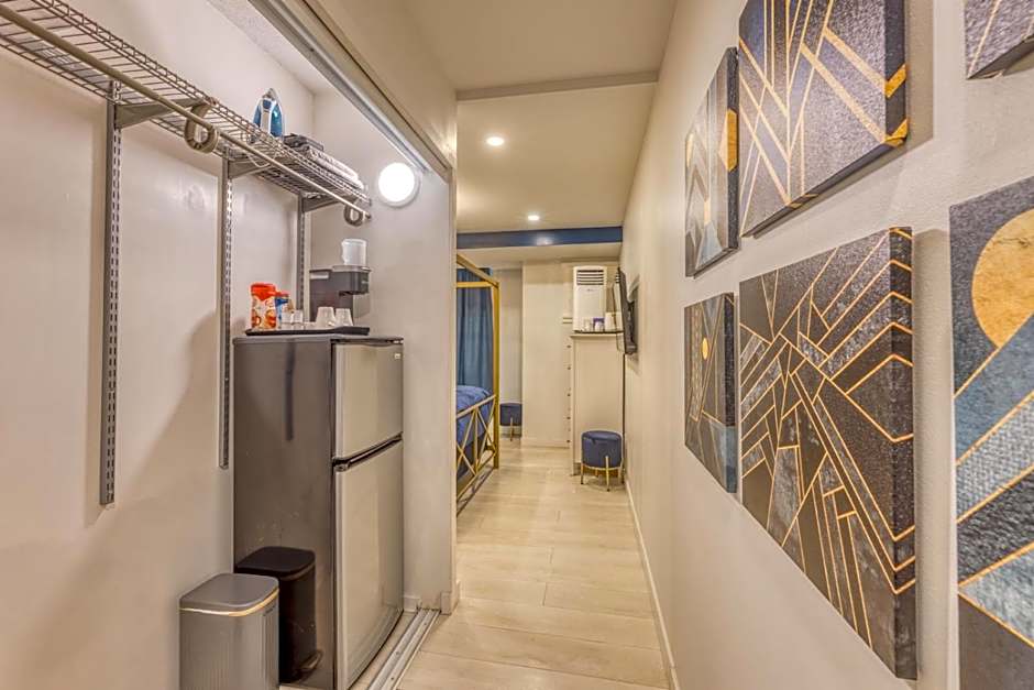 Art Deco Broadway Queen Room