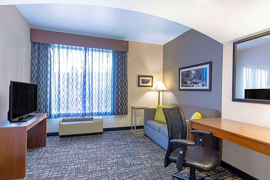 La Quinta Inn & Suites by Wyndham Morgantown