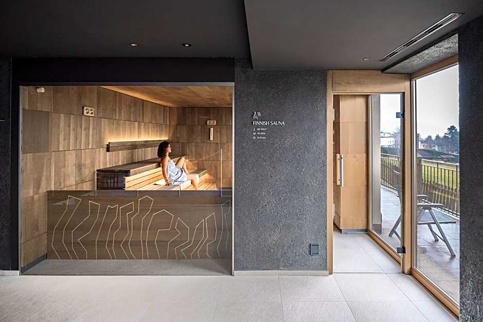 Hotel Emmy - five elements