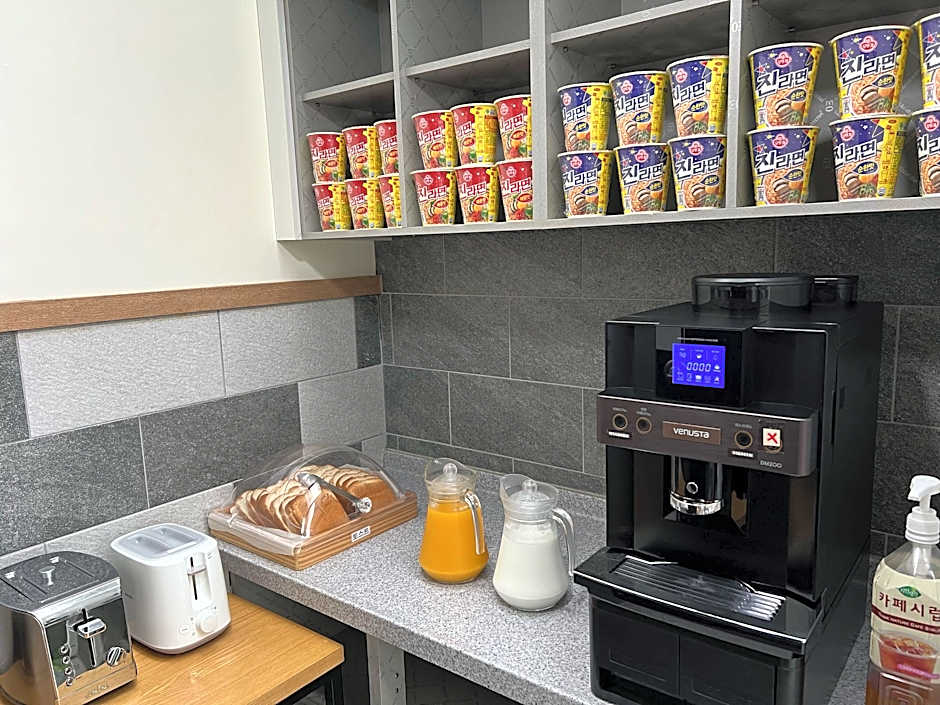 Hound Hotel Suncheon station