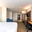 Holiday Inn Express Hotel & Suites Swansea