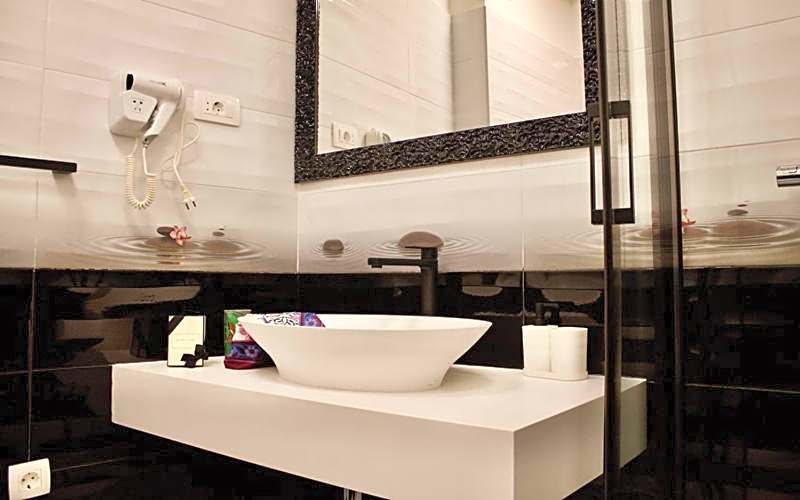 Galeria Valeria Seaside Downtown - MAG Quaint & Elegant Boutique Hotels