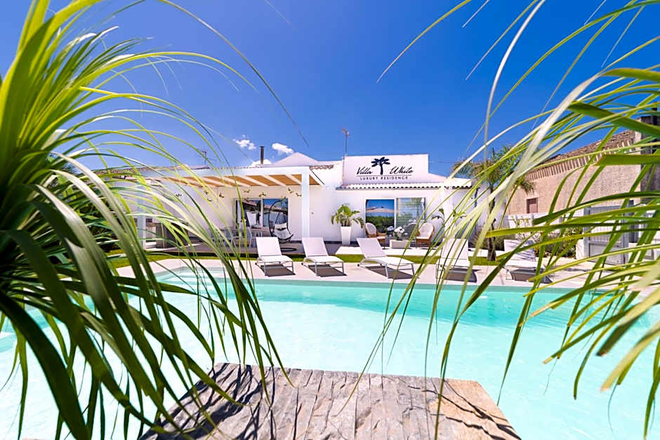 Villa White Luxury Residence