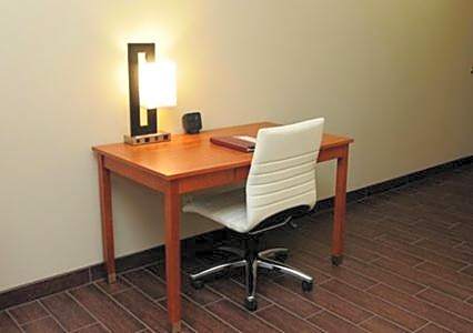 Comfort Suites near Tanger Outlet Mall
