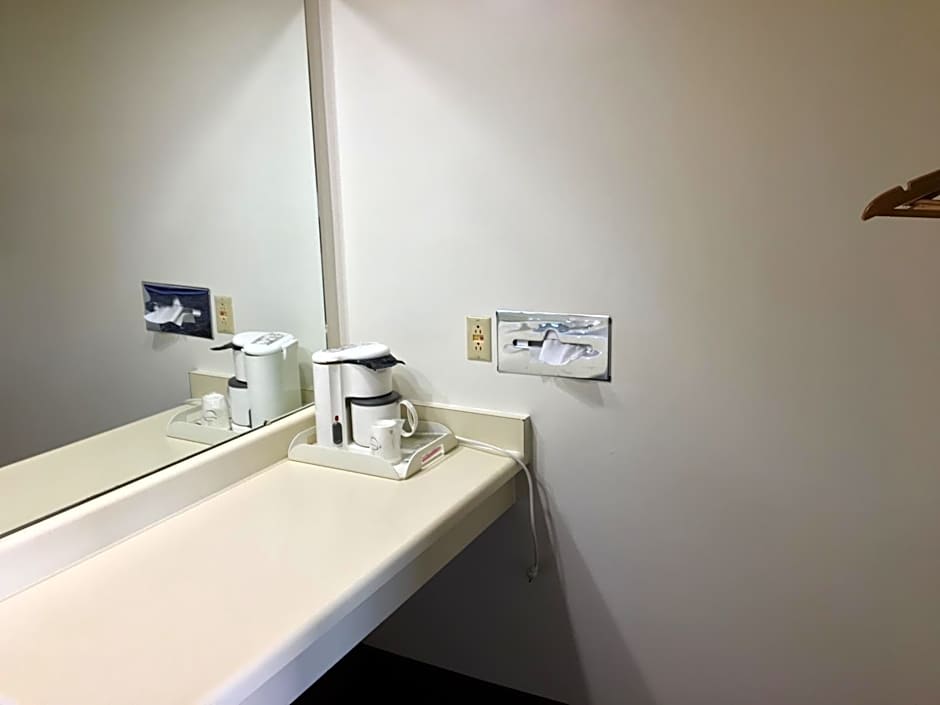 Thunderbird Motor Inn