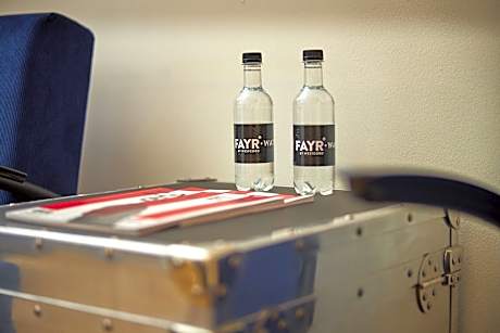 Superior Room, River View (Maaszijde-kamer) (2 Twin Beds)