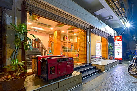 Hotel Radhika Deluxe, Kolhapur 